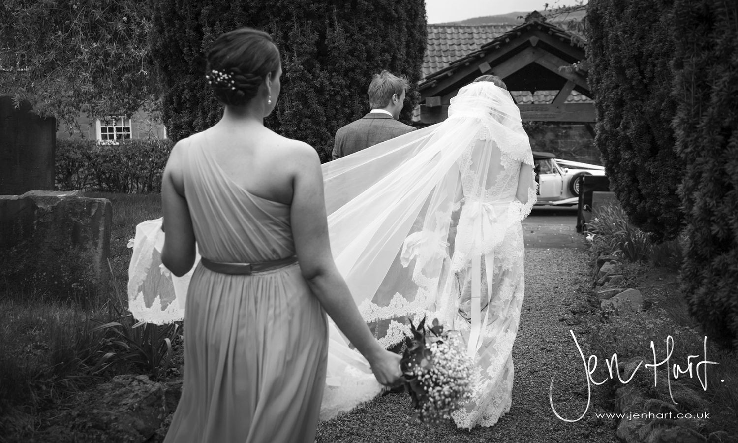 Photograph-Wedding-Whinstone-View_02May15_152